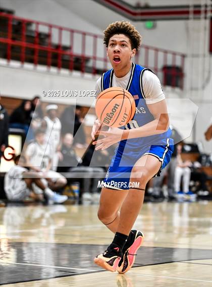 Thumbnail 3 in San Dimas vs. Ontario Christian photogallery.