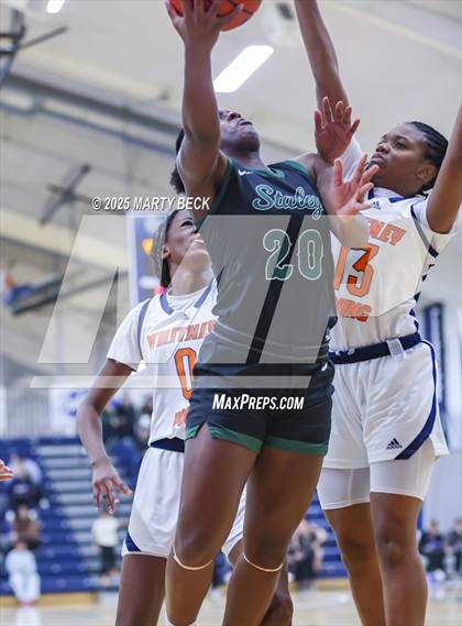 Thumbnail 3 in Staley vs Whitney Young (Sophie Cunningham Classic) photogallery.