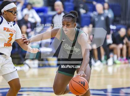 Thumbnail 1 in Staley vs Whitney Young (Sophie Cunningham Classic) photogallery.