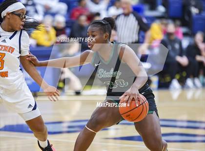 Thumbnail 2 in Staley vs Whitney Young (Sophie Cunningham Classic) photogallery.