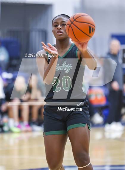 Thumbnail 3 in Staley vs Whitney Young (Sophie Cunningham Classic) photogallery.