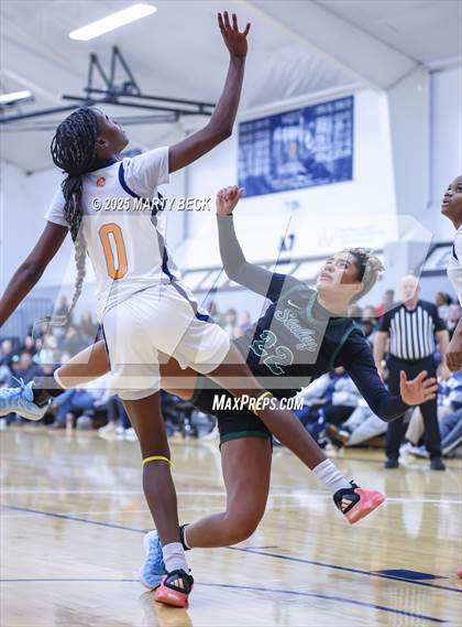 Thumbnail 1 in Staley vs Whitney Young (Sophie Cunningham Classic) photogallery.