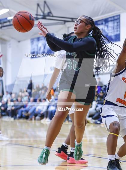 Thumbnail 1 in Staley vs Whitney Young (Sophie Cunningham Classic) photogallery.