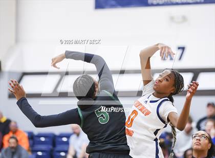 Thumbnail 3 in Staley vs Whitney Young (Sophie Cunningham Classic) photogallery.