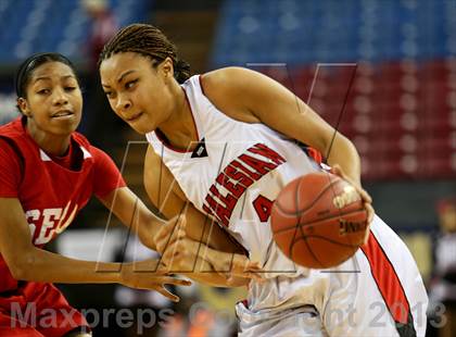 Thumbnail 1 in Salesian vs. Serra (CIF State D4 Final) photogallery.
