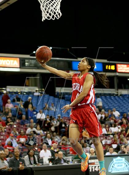 Thumbnail 3 in Salesian vs. Serra (CIF State D4 Final) photogallery.