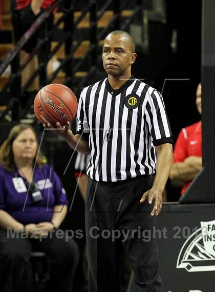 Thumbnail 3 in Salesian vs. Serra (CIF State D4 Final) photogallery.