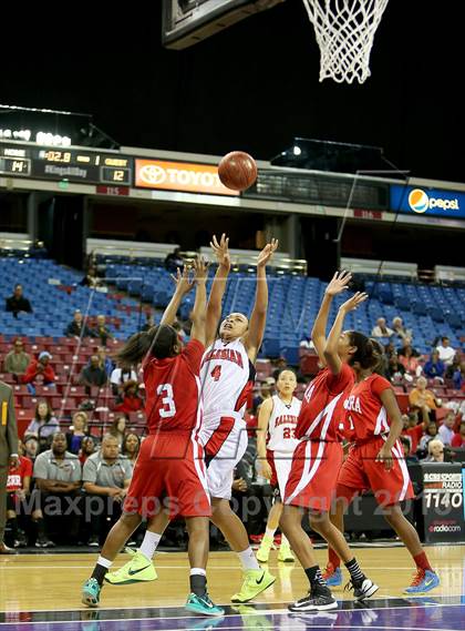Thumbnail 1 in Salesian vs. Serra (CIF State D4 Final) photogallery.