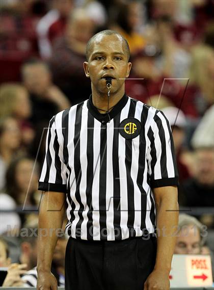 Thumbnail 3 in Salesian vs. Serra (CIF State D4 Final) photogallery.