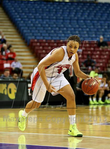 Thumbnail 3 in Salesian vs. Serra (CIF State D4 Final) photogallery.