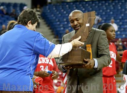 Thumbnail 2 in Salesian vs. Serra (CIF State D4 Final) photogallery.