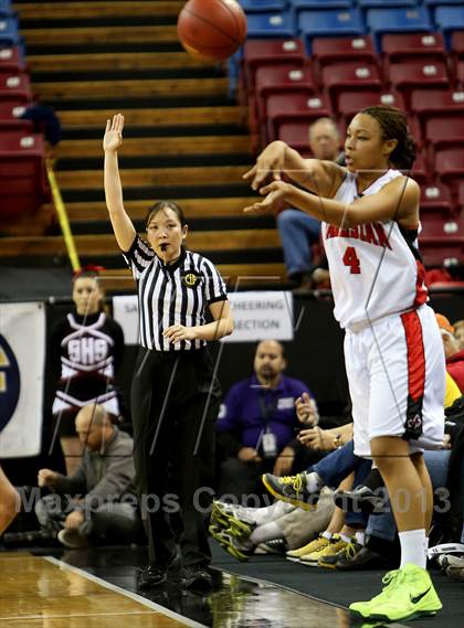 Thumbnail 3 in Salesian vs. Serra (CIF State D4 Final) photogallery.