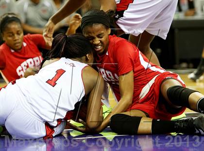 Thumbnail 2 in Salesian vs. Serra (CIF State D4 Final) photogallery.