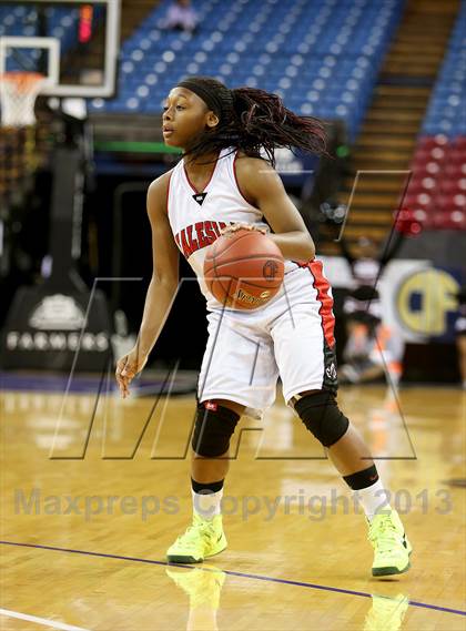 Thumbnail 1 in Salesian vs. Serra (CIF State D4 Final) photogallery.