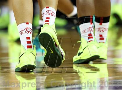 Thumbnail 2 in Salesian vs. Serra (CIF State D4 Final) photogallery.