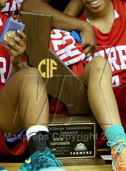 Thumbnail 1 in Salesian vs. Serra (CIF State D4 Final) photogallery.