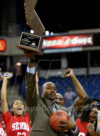 Thumbnail 2 in Salesian vs. Serra (CIF State D4 Final) photogallery.