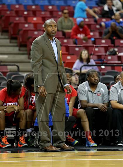 Thumbnail 1 in Salesian vs. Serra (CIF State D4 Final) photogallery.