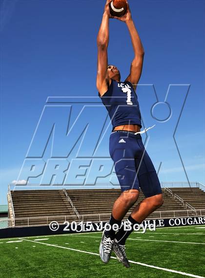 Thumbnail 1 in Clay-Chalkville (2015 Preseason Top 25 Photo Shoot)  photogallery.