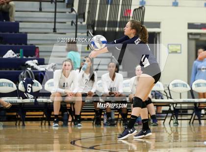 Thumbnail 3 in Washington-Lee @ Yorktown photogallery.