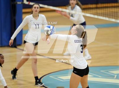 Thumbnail 3 in Washington-Lee @ Yorktown photogallery.