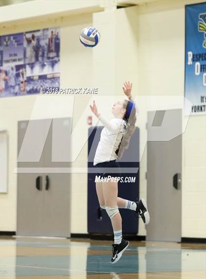 Thumbnail 2 in Washington-Lee @ Yorktown photogallery.