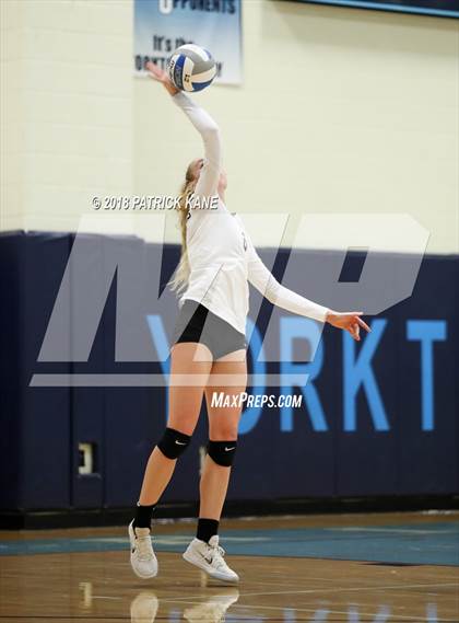 Thumbnail 3 in Washington-Lee @ Yorktown photogallery.