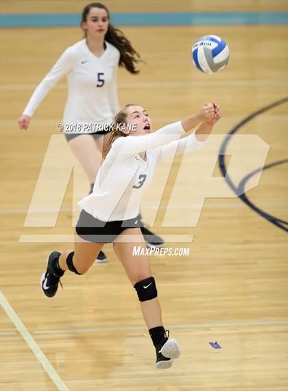 Thumbnail 3 in Washington-Lee @ Yorktown photogallery.
