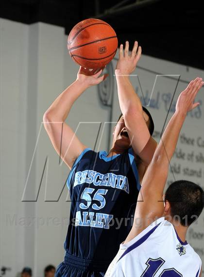 Thumbnail 3 in Crescenta Valley vs. Diamond Bar (MaxPreps Holiday Classic) photogallery.