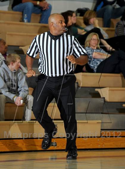 Thumbnail 3 in Crescenta Valley vs. Diamond Bar (MaxPreps Holiday Classic) photogallery.