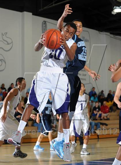 Thumbnail 2 in Crescenta Valley vs. Diamond Bar (MaxPreps Holiday Classic) photogallery.