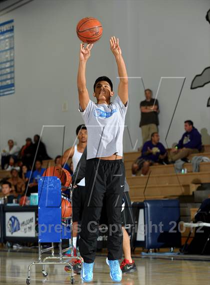 Thumbnail 3 in Crescenta Valley vs. Diamond Bar (MaxPreps Holiday Classic) photogallery.