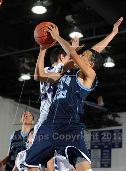 Thumbnail 1 in Crescenta Valley vs. Diamond Bar (MaxPreps Holiday Classic) photogallery.