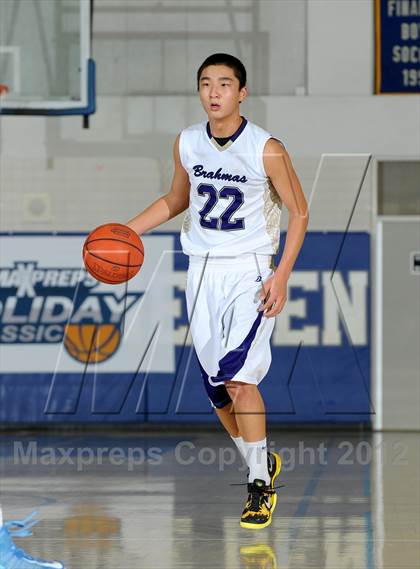 Thumbnail 3 in Crescenta Valley vs. Diamond Bar (MaxPreps Holiday Classic) photogallery.