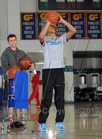 Thumbnail 3 in Crescenta Valley vs. Diamond Bar (MaxPreps Holiday Classic) photogallery.