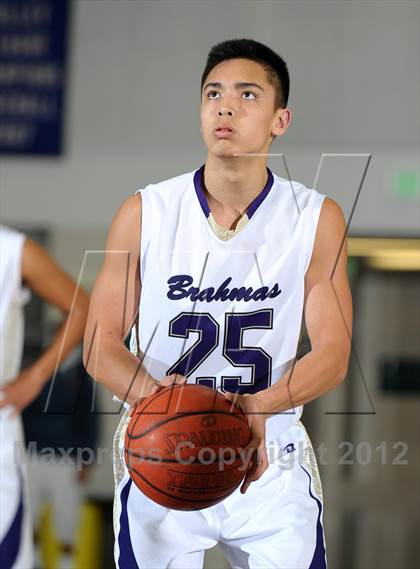 Thumbnail 3 in Crescenta Valley vs. Diamond Bar (MaxPreps Holiday Classic) photogallery.
