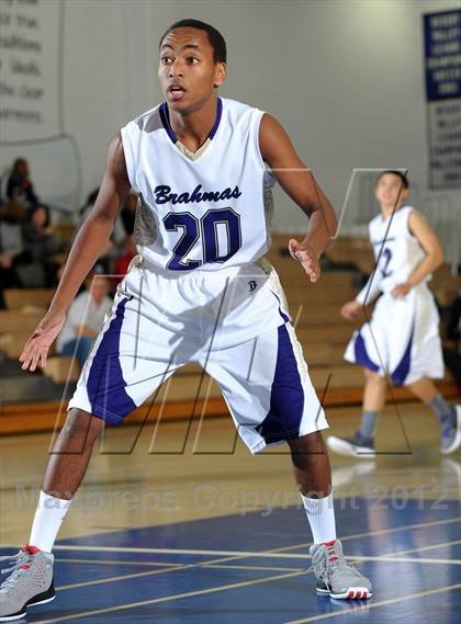 Thumbnail 3 in Crescenta Valley vs. Diamond Bar (MaxPreps Holiday Classic) photogallery.