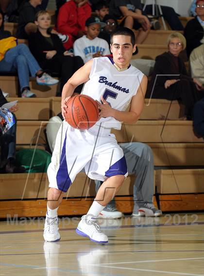 Thumbnail 2 in Crescenta Valley vs. Diamond Bar (MaxPreps Holiday Classic) photogallery.