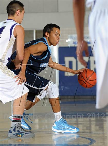 Thumbnail 2 in Crescenta Valley vs. Diamond Bar (MaxPreps Holiday Classic) photogallery.