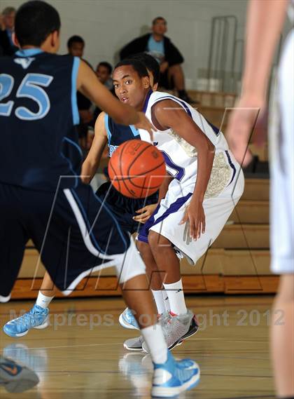 Thumbnail 1 in Crescenta Valley vs. Diamond Bar (MaxPreps Holiday Classic) photogallery.
