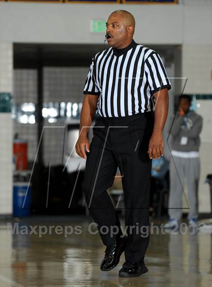 Thumbnail 2 in Crescenta Valley vs. Diamond Bar (MaxPreps Holiday Classic) photogallery.