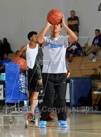 Thumbnail 1 in Crescenta Valley vs. Diamond Bar (MaxPreps Holiday Classic) photogallery.