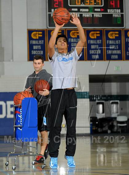 Thumbnail 2 in Crescenta Valley vs. Diamond Bar (MaxPreps Holiday Classic) photogallery.