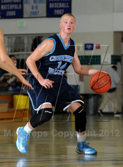 Thumbnail 2 in Crescenta Valley vs. Diamond Bar (MaxPreps Holiday Classic) photogallery.