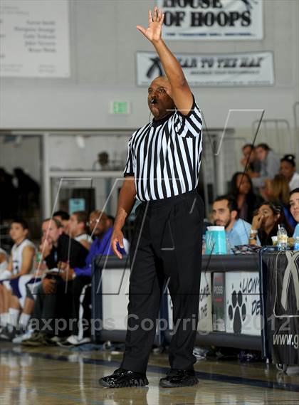 Thumbnail 2 in Crescenta Valley vs. Diamond Bar (MaxPreps Holiday Classic) photogallery.