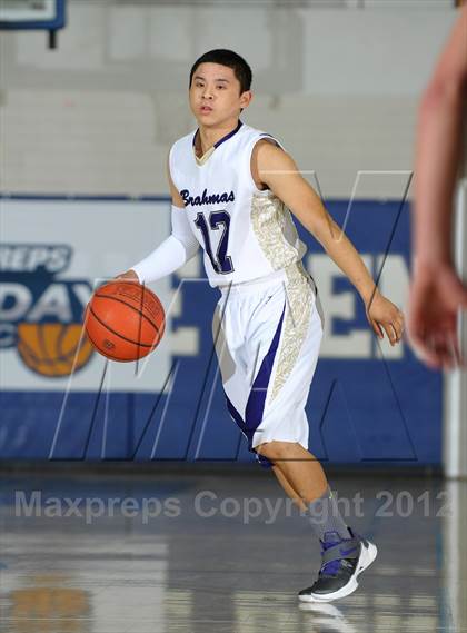 Thumbnail 3 in Crescenta Valley vs. Diamond Bar (MaxPreps Holiday Classic) photogallery.