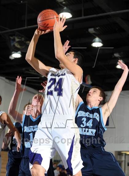 Thumbnail 2 in Crescenta Valley vs. Diamond Bar (MaxPreps Holiday Classic) photogallery.