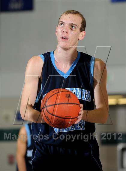 Thumbnail 1 in Crescenta Valley vs. Diamond Bar (MaxPreps Holiday Classic) photogallery.