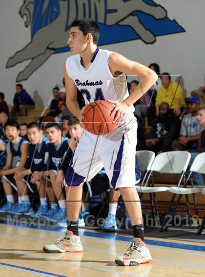 Thumbnail 3 in Crescenta Valley vs. Diamond Bar (MaxPreps Holiday Classic) photogallery.