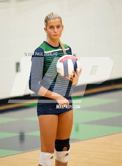 Thumbnail 2 in Regis Jesuit @ ThunderRidge photogallery.